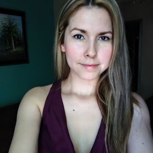 Meet your Posher, Claudia